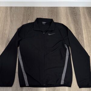Nike Men's Black and Gray Windbreaker